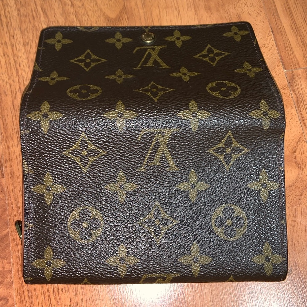 Authentic Louis Vuitton Monogram Cardholder Flap Wallet - Picture 11 of 16